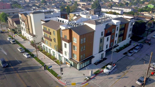 Residences on Main offers one- to three-bedroom units to meet the needs of individuals and families in Los Angeles.