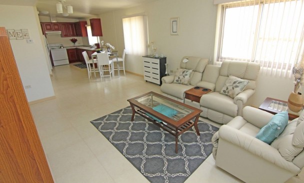 The one- and two-bedroom apartments feature high-quality cabinetry, countertops, flooring, and fixtures. Core Tech purchased the items in bulk and from the same suppliers used on a market-rate project that it was building. The team was then able to warehouse the items, allowing for at least a 10% savings on those particular items. 