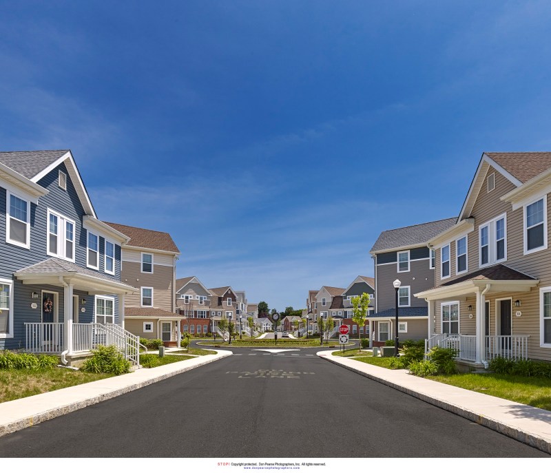 Woodrow Wilson Commons features a diverse mix of public, affordable,
and special-needs housing, with a sprinkling of market-rate units. Two phases
are certified LEED-Gold. The project also features a large community building.